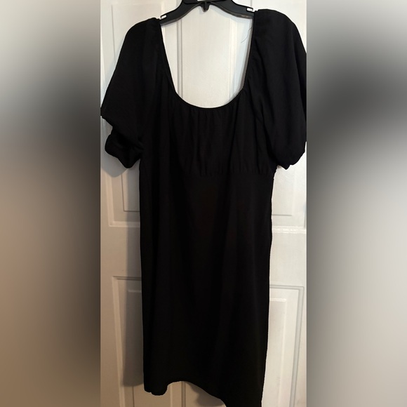 Derek Heart Dresses & Skirts - Derek Heart Black Puff Sleeve Scoop Neck Dress 3X